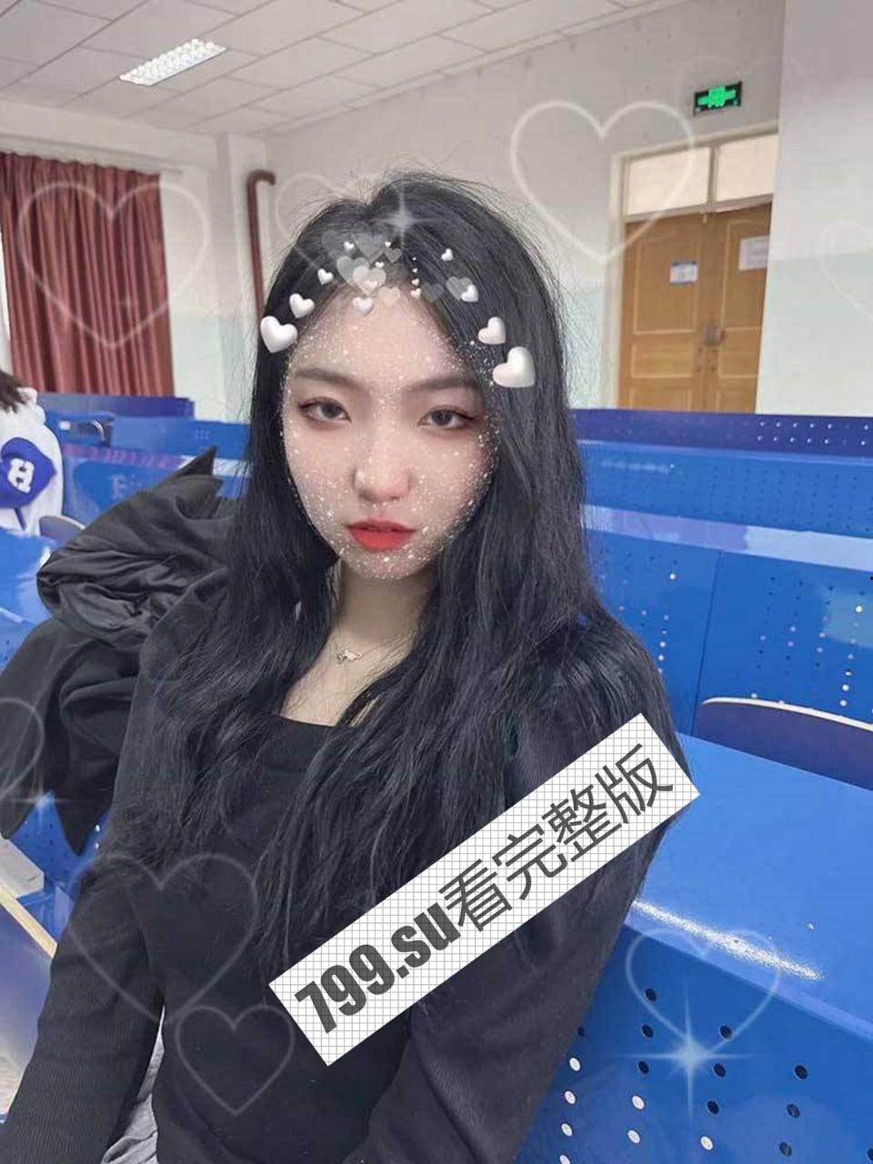 反差！19 岁昌吉处女母狗反差裱求自曝 喜欢露出 被认出可以随便玩-5