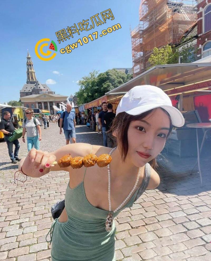 英国利兹女留学生【一吱丸子】玩转富豪圈！各种场合深喉吞屌喷精浪叫，堪称时间管理大师！-4