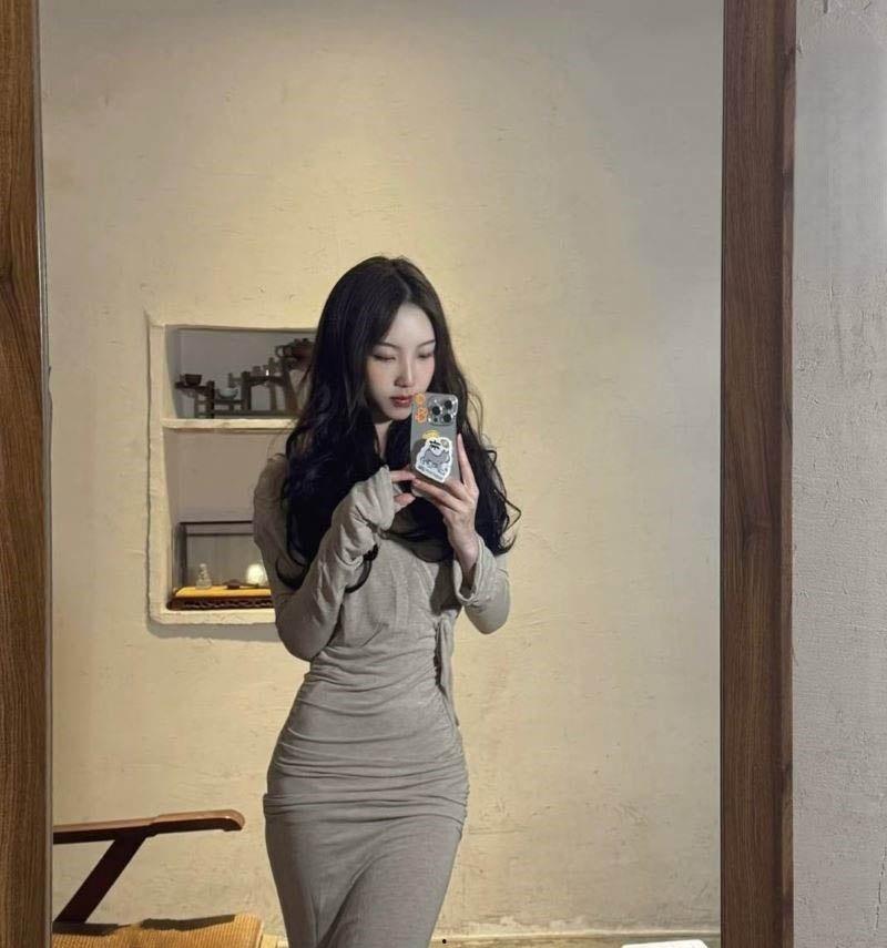 英国利兹女留学生【一吱丸子】玩转富豪圈！各种场合深喉吞屌喷精浪叫，堪称时间管理大师！-5