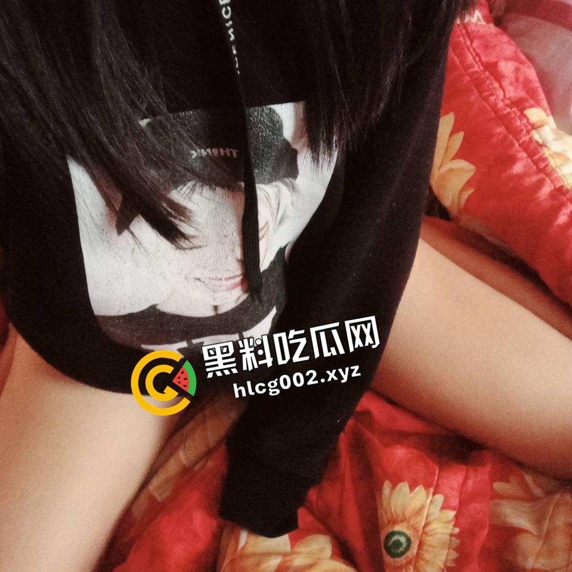 超级真实台湾高中生发春自拍 还在发育的小胸脯 巨嫩的小穴抠出小珍珠-19