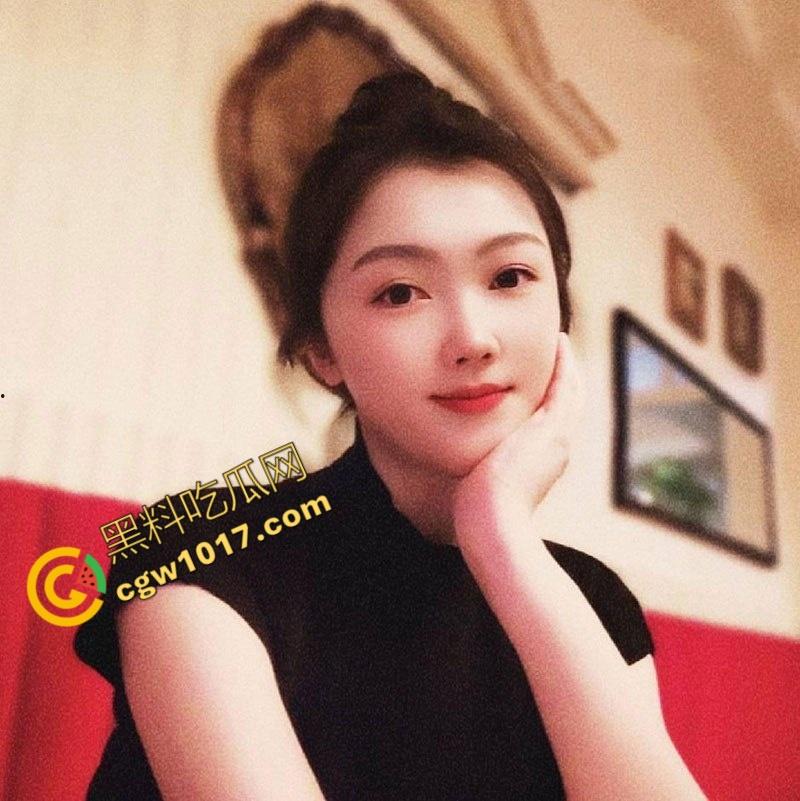 辽宁电台主播【晚晚】没穿内裤在麦前狂野！私密视频曝光，语音自慰，蝴蝶穴淫水横流，欲仙欲死！-4